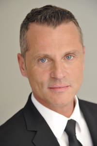 Patrick Lorentz - Senior Makeup Artist Estée Lauder